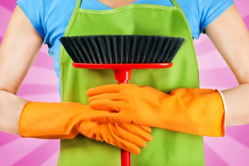 Service cancellation and liability terms for cleaning work
